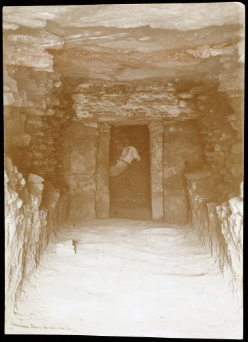 Túmulo del Romeral (Antequera). Planta de la segunda tumba; alzado, plantas y secciones de la 1ª y 2ª puerta.