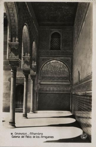 GRANADA. Alhambra. Columnas del Patio de los Arrayanes